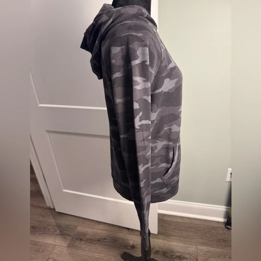 ATHLETA GIRL In Your Element Hoodie 2.0 XXL 16 Black Camo